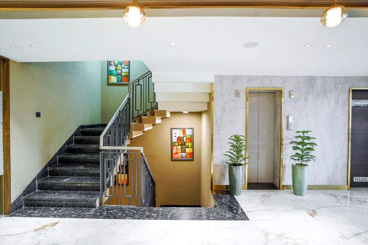 Saltstayz Premier - Cyber Hub Gurgaon 4*,  India