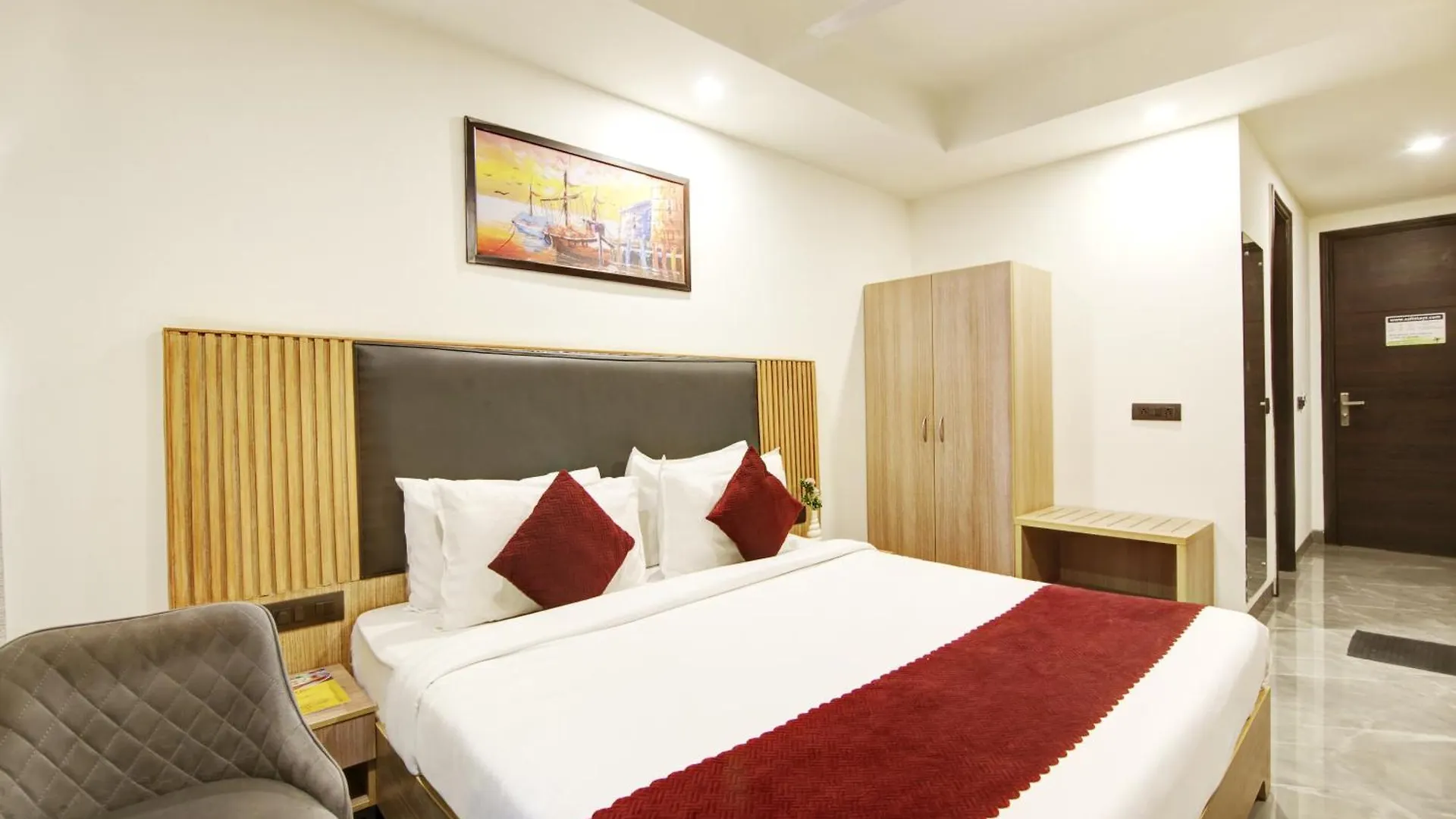 Saltstayz Premier - Cyber Hub Gurgaon India