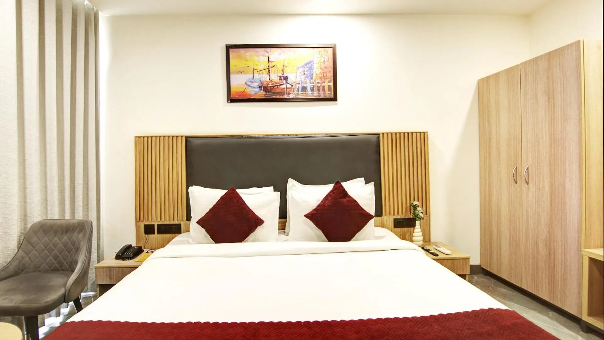 **** Hotel Saltstayz Premier - Cyber Hub Gurgaon India