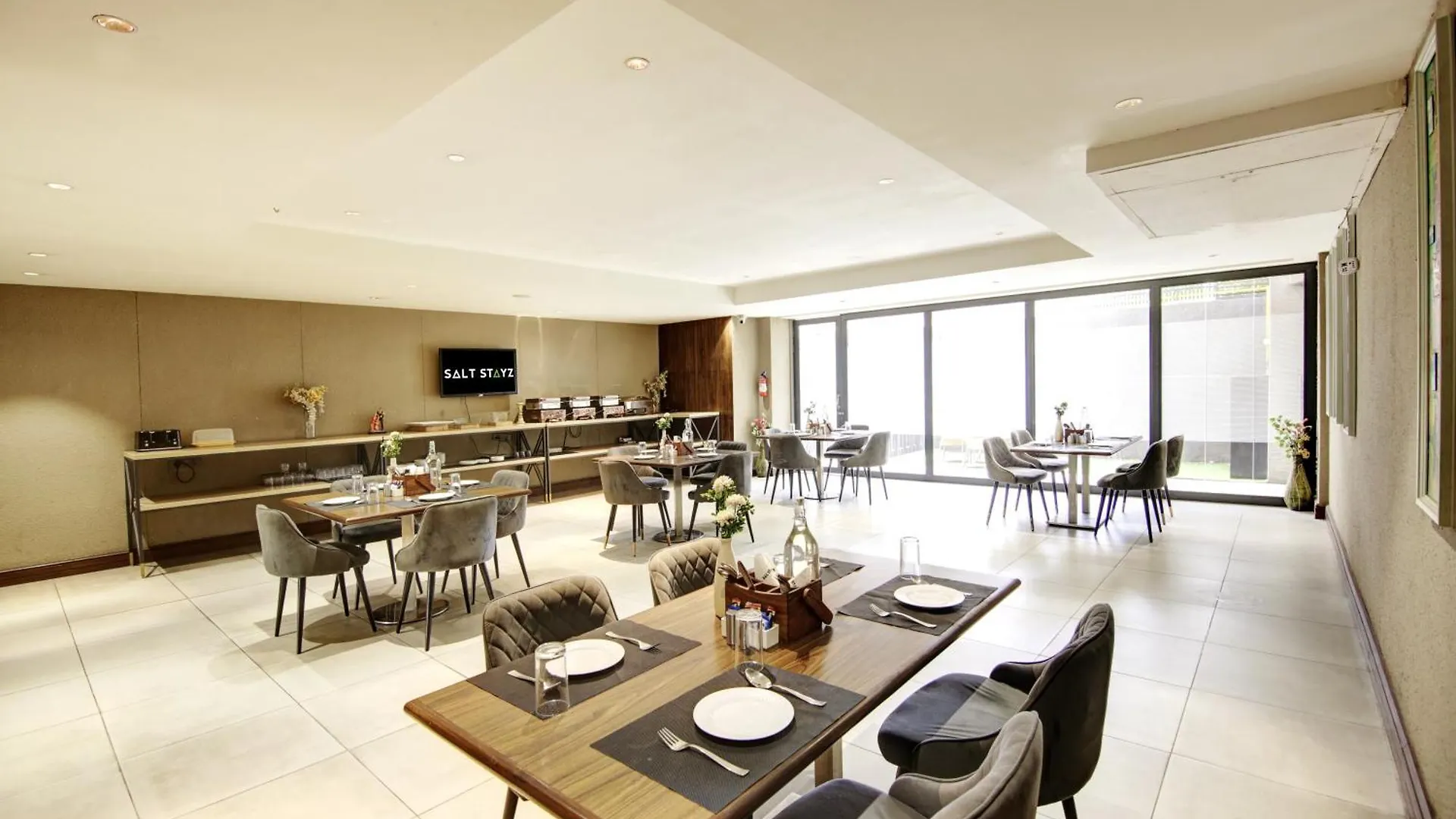 Saltstayz Premier - Cyber Hub Gurgaon 4*,